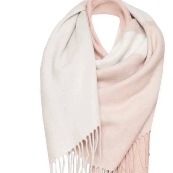 NWT:SOIA & KYO Scarf with Fringe - Picture 3 of 4